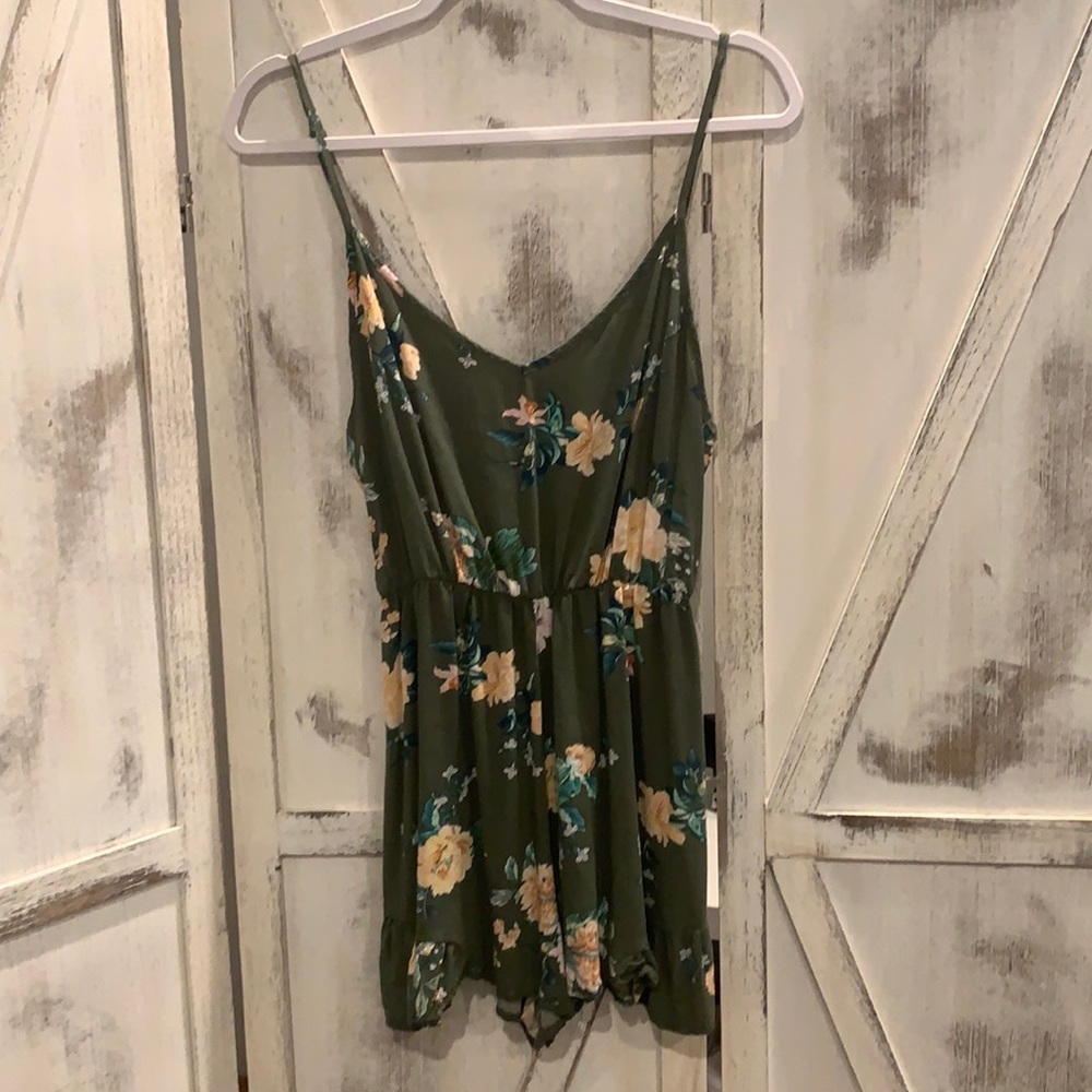 Ladies romper, olive green with pattern, size M.